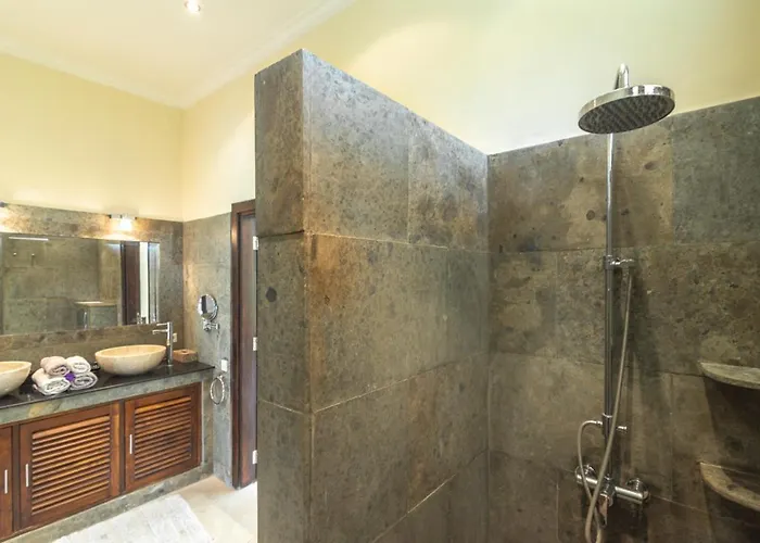Sali: Luxury With Staff! Villa Bubunan